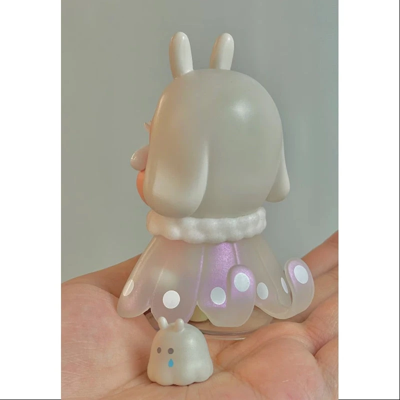 Crybaby Monster's Tears Series Super Secret Moth Queen(1/144) 3 Crybaby Monster's Tears Series Super Secret Moth Queen(1/144) - Image 3