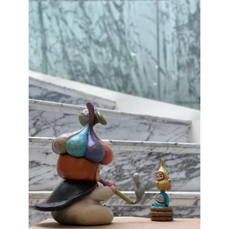 PUCKY The Beanie Charmer Figure Limited Edition 3 PUCKY The Beanie Charmer Figure Limited Edition - Image 3