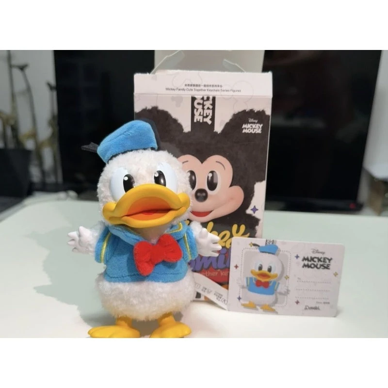 Mickey Family Cute Together Keychain Series Figures Donald 2 Mickey Family Cute Together Keychain Series Figures Donald - Image 2