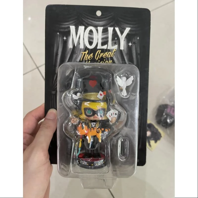 MOLLY The Great Magician X KENNYSWORK Limited Edition 1 MOLLY The Great Magician X KENNYSWORK Limited Edition