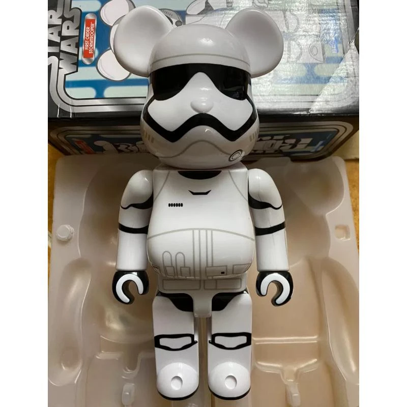 Medicom Bearbrick First Order Stormtrooper 400% White 2 Medicom Bearbrick First Order Stormtrooper 400% White - Image 2